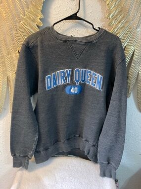 Vintage Dairy Queen (DQ) Big Logo Crewneck Sweater Men’s Size M